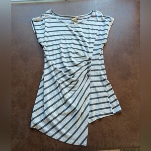 Women's Short Sleeve Top. Size XL
